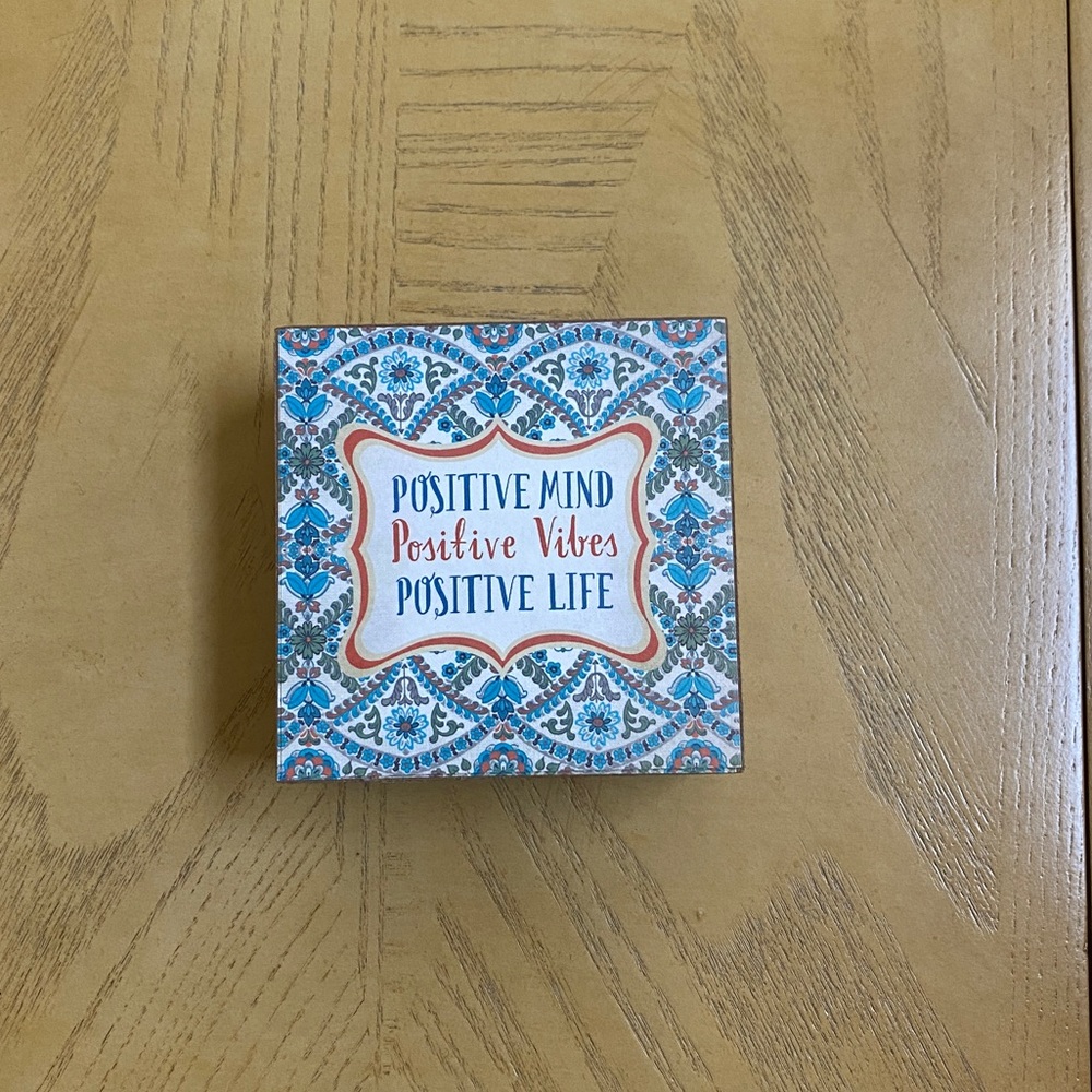 Square Decor with Positive Quote